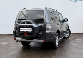 Подержанный автомобиль Mitsubishi Pajero 2014 года (5 фото)