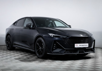 Подержанный автомобиль Changan UNI-V 2023 года (3 фото)