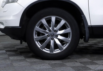 Подержанный автомобиль Honda CR-V 2012 года (6 фото)