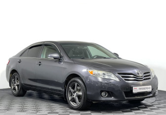 Подержанный автомобиль Toyota Camry Sedan 2011 года (3 фото)