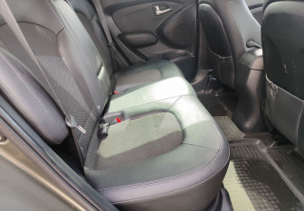 Подержанный автомобиль Hyundai ix35 2010 года (10 фото)