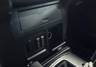 Подержанный автомобиль Mitsubishi Pajero 2012 года (11 фото)