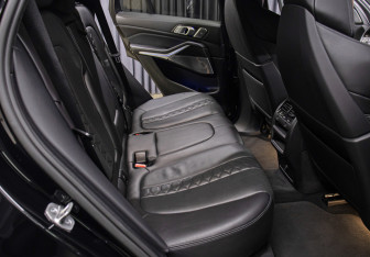 Подержанный автомобиль BMW X5 M 2021 года (12 фото)