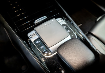 Подержанный автомобиль Mercedes-Benz GLB 2020 года (24 фото)