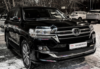 Подержанный автомобиль Toyota Land Cruiser Suv 2019 года (39 фото)