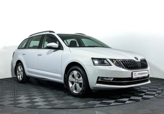 Подержанный автомобиль Skoda Octavia Wagon 2018 года (3 фото)