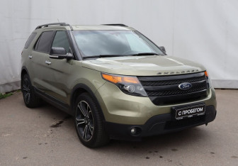 Подержанный автомобиль Ford Explorer 2014 года (3 фото)