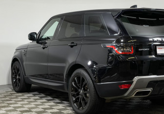 Подержанный автомобиль Land Rover Range Rover Sport 2018 года (22 фото)