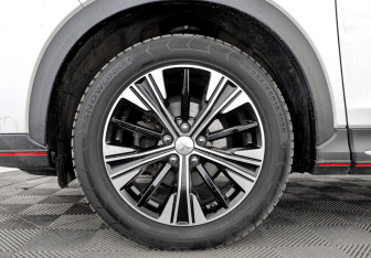 Подержанный автомобиль Mitsubishi Eclipse Cross 2018 года (18 фото)