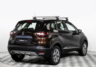 Подержанный автомобиль Renault Kaptur 2016 года (5 фото)