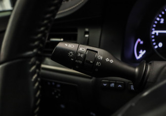 Подержанный автомобиль Lexus ES 2013 года (15 фото)