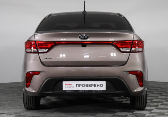 Подержанный автомобиль Kia Rio Sedan 2019 года (6 фото)