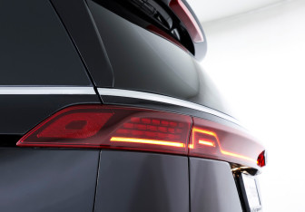 Подержанный автомобиль Kia Carnival 2021 года (30 фото)