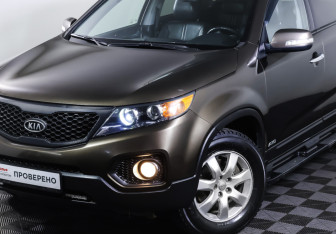 Подержанный автомобиль Kia Sorento 2010 года (23 фото)