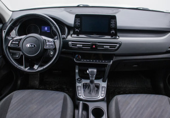 Подержанный автомобиль Kia Seltos 2020 года (13 фото)