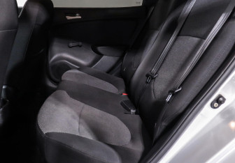 Подержанный автомобиль Hyundai Solaris Sedan 2013 года (9 фото)