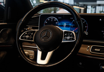 Подержанный автомобиль Mercedes-Benz GLE 2021 года (28 фото)