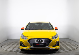 Подержанный автомобиль Hyundai Sonata 2018 года (2 фото)