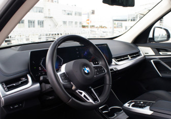 Подержанный автомобиль BMW X1 2024 года (9 фото)