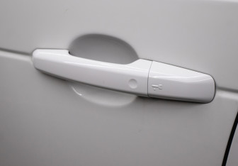 Подержанный автомобиль Land Rover Discovery 2018 года (25 фото)