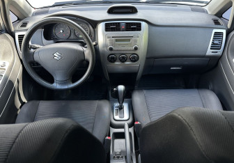 Подержанный автомобиль Suzuki Liana Wagon 2007 года (11 фото)