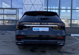 Подержанный автомобиль Jaecoo J8 2024 года (7 фото)