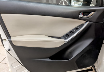 Подержанный автомобиль Mazda CX-5 2012 года (19 фото)