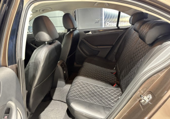 Подержанный автомобиль Volkswagen Jetta Sedan 2012 года (13 фото)