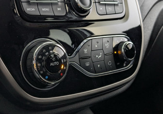 Подержанный автомобиль Renault Kaptur 2017 года (14 фото)