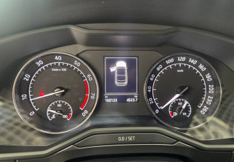 Подержанный автомобиль Skoda Superb Liftback 2019 года (13 фото)