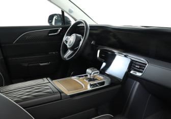 Подержанный автомобиль Hongqi E-HS9 2021 года (9 фото)