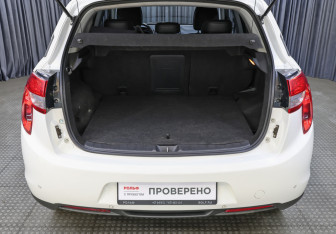 Подержанный автомобиль Citroen C4 Aircross 2014 года (10 фото)