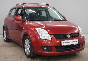 Подержанный автомобиль Suzuki Swift Hatchback 2008 года (3 фото)