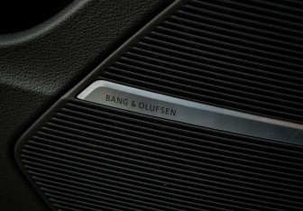 Подержанный автомобиль Audi Q8 2019 года (20 фото)