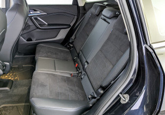 Подержанный автомобиль BMW X1 2025 года (12 фото)