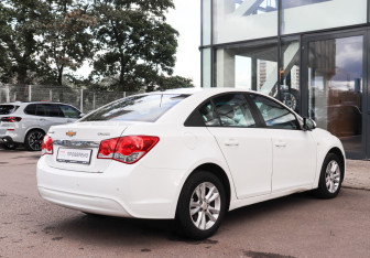 Подержанный автомобиль Chevrolet Cruze Sedan 2013 года (4 фото)