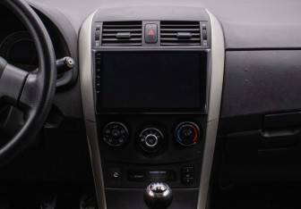 Подержанный автомобиль Toyota Corolla Sedan 2008 года (14 фото)