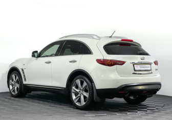 Подержанный автомобиль Infiniti FX 2013 года (7 фото)