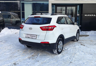 Подержанный автомобиль Hyundai Creta 2019 года (5 фото)