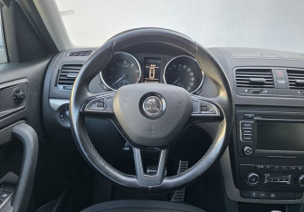 Подержанный автомобиль Skoda Yeti 2014 года (12 фото)