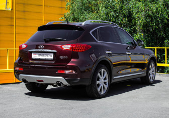 Подержанный автомобиль Infiniti QX50 2016 года (4 фото)