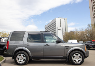 Подержанный автомобиль Land Rover Discovery 2008 года (3 фото)