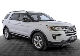 Подержанный автомобиль Ford Explorer 2018 года (3 фото)
