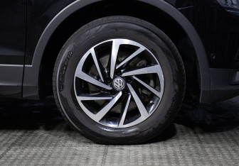 Подержанный автомобиль Volkswagen Tiguan 2018 года (26 фото)