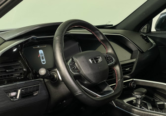 Подержанный автомобиль Geely Tugella 2022 года (13 фото)