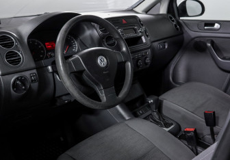 Подержанный автомобиль Volkswagen Golf Plus 2008 года (13 фото)