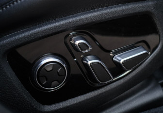 Подержанный автомобиль Kia K900 2019 года (17 фото)