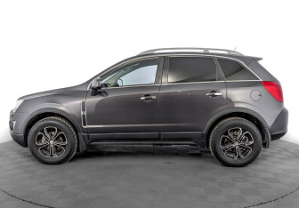 Подержанный автомобиль Opel Antara 2015 года (8 фото)