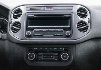 Подержанный автомобиль Volkswagen Tiguan 2012 года (14 фото)