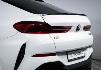 Подержанный автомобиль BMW X6 2021 года (16 фото)